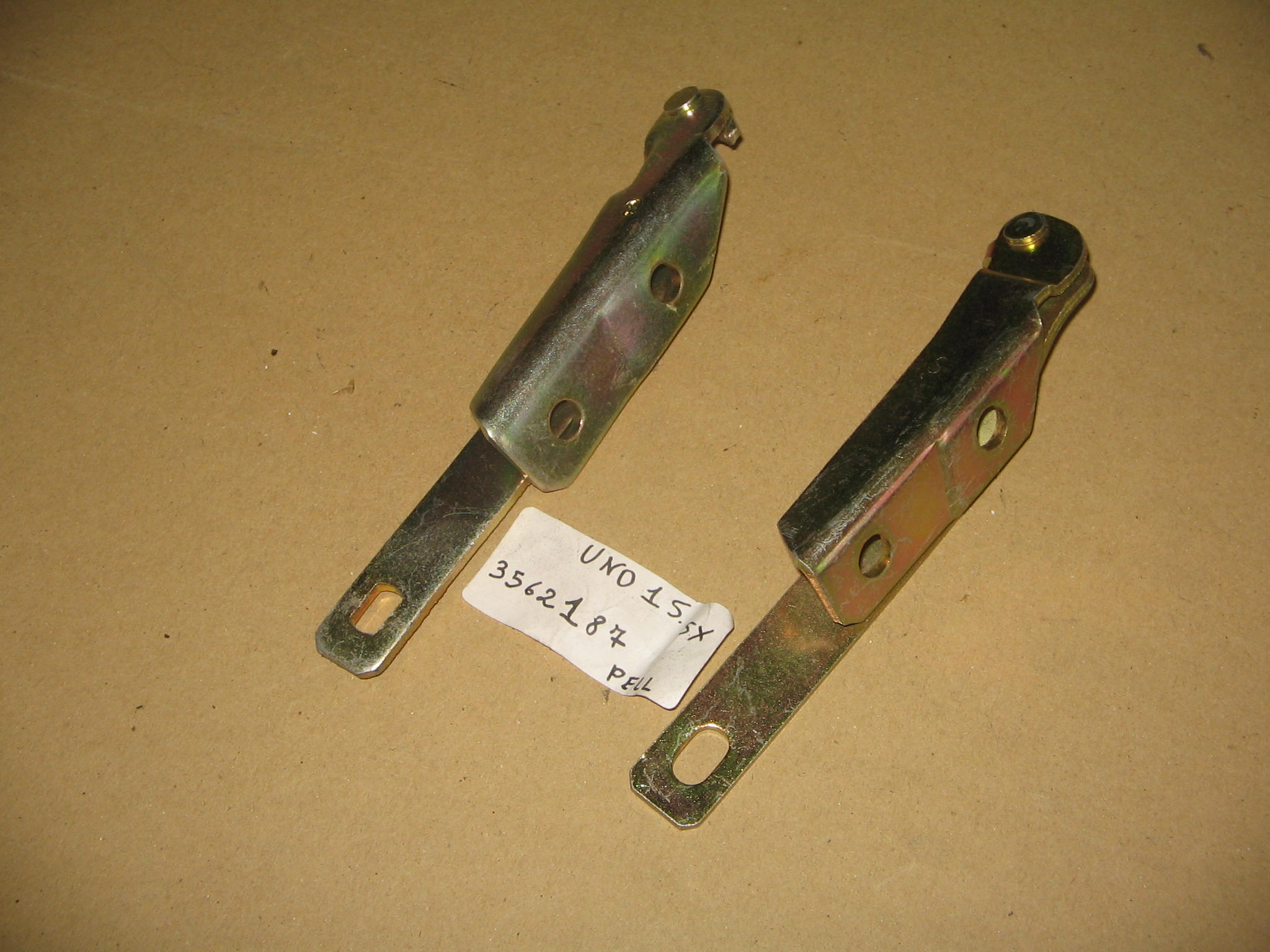 FIAT UNO CERNIERE COFANO CAD.1 N.2038
